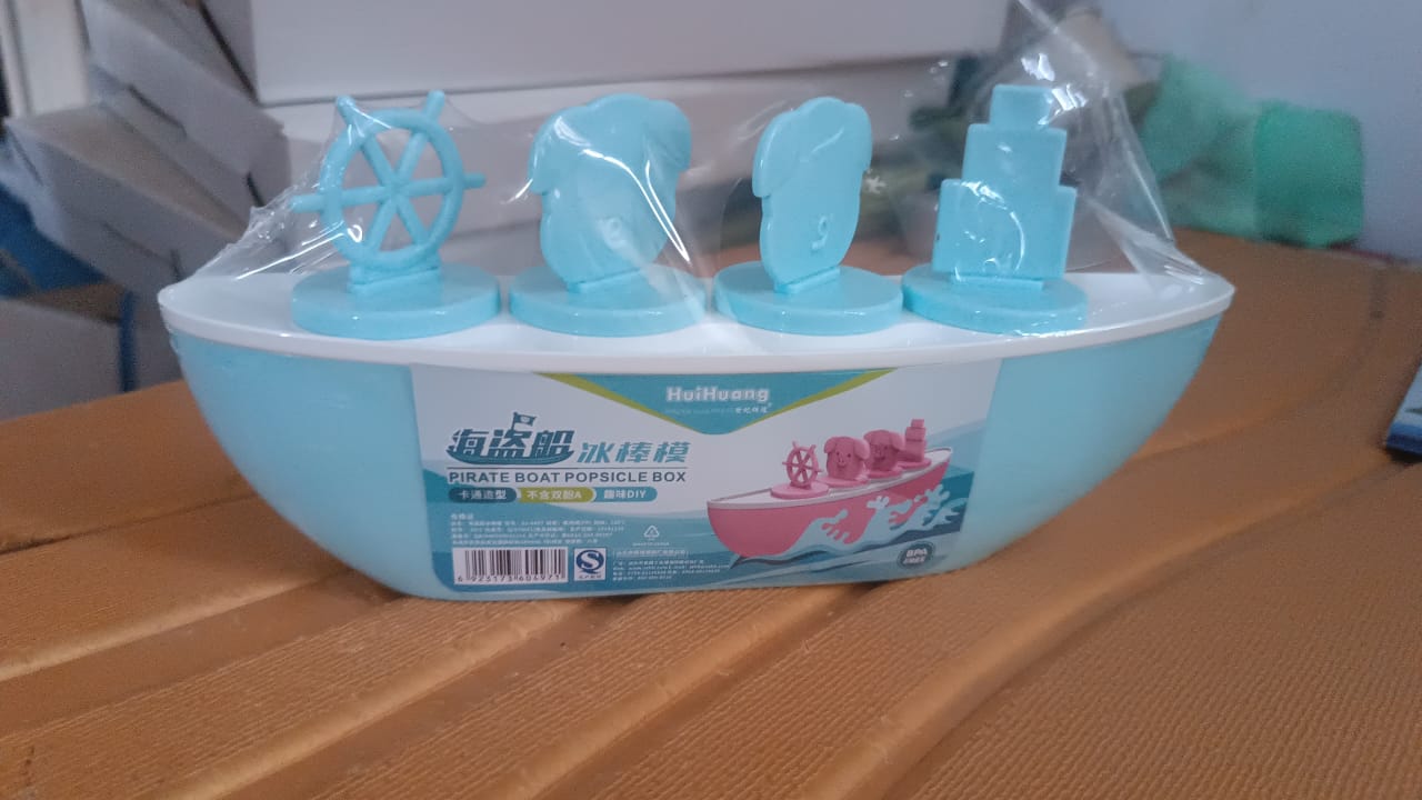 Creative Boat-Shaped Ice Cream Mould with Cute Piggy Creative Boat-Shaped Ice Cream Mould with Cute Piggy